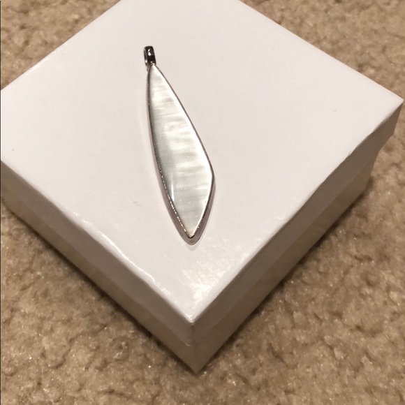 Jewelry - Silver long pendant